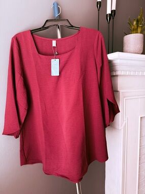 Women's Square Neck Three-Quarter Sleeve Top - Cabernet